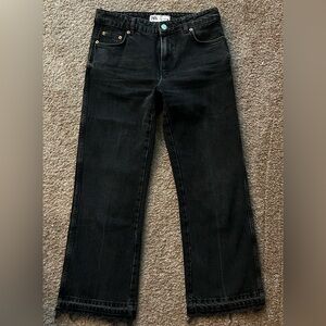 ZARA, Women Black Jeans, SIZE 10 ( but looks like size 4), Used